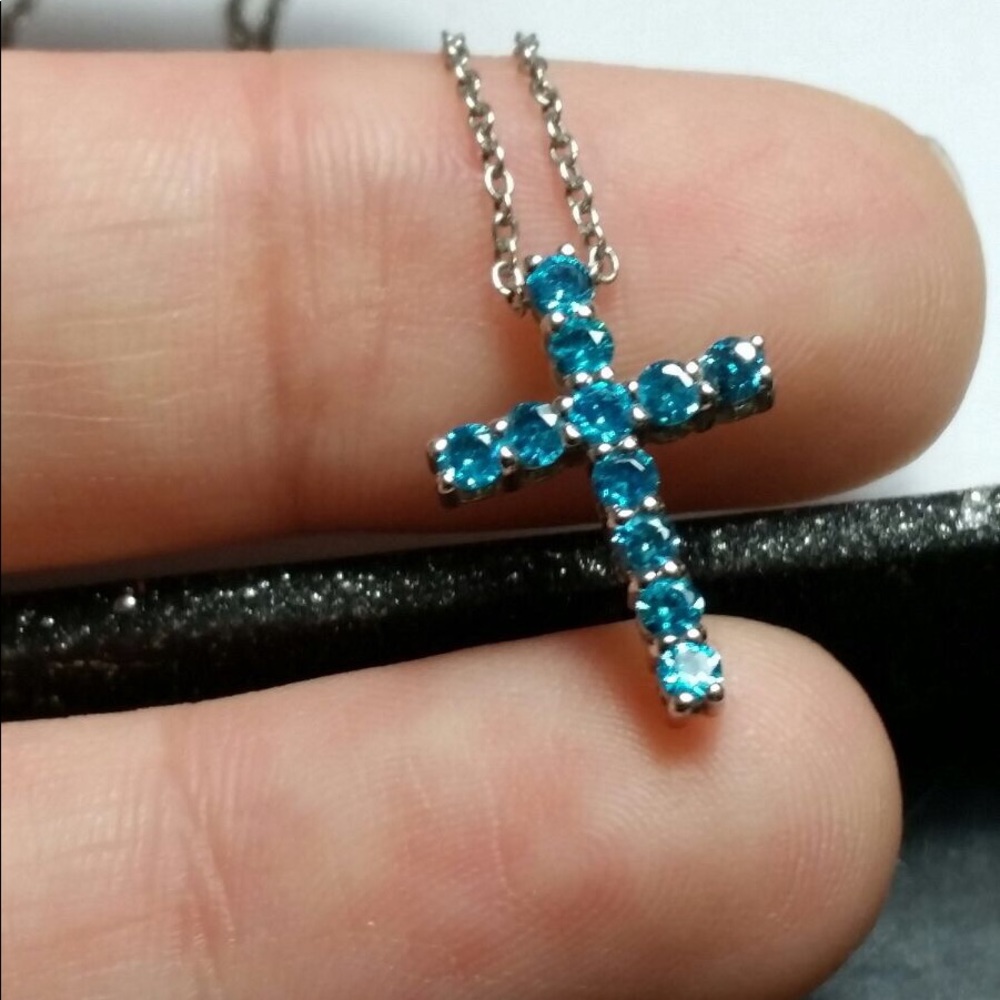 Diamonluxe Blue Cross Necklace